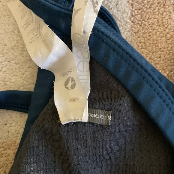 Oiselle Strappy sports bra. Tagged size 8 - Picture 4 of 6